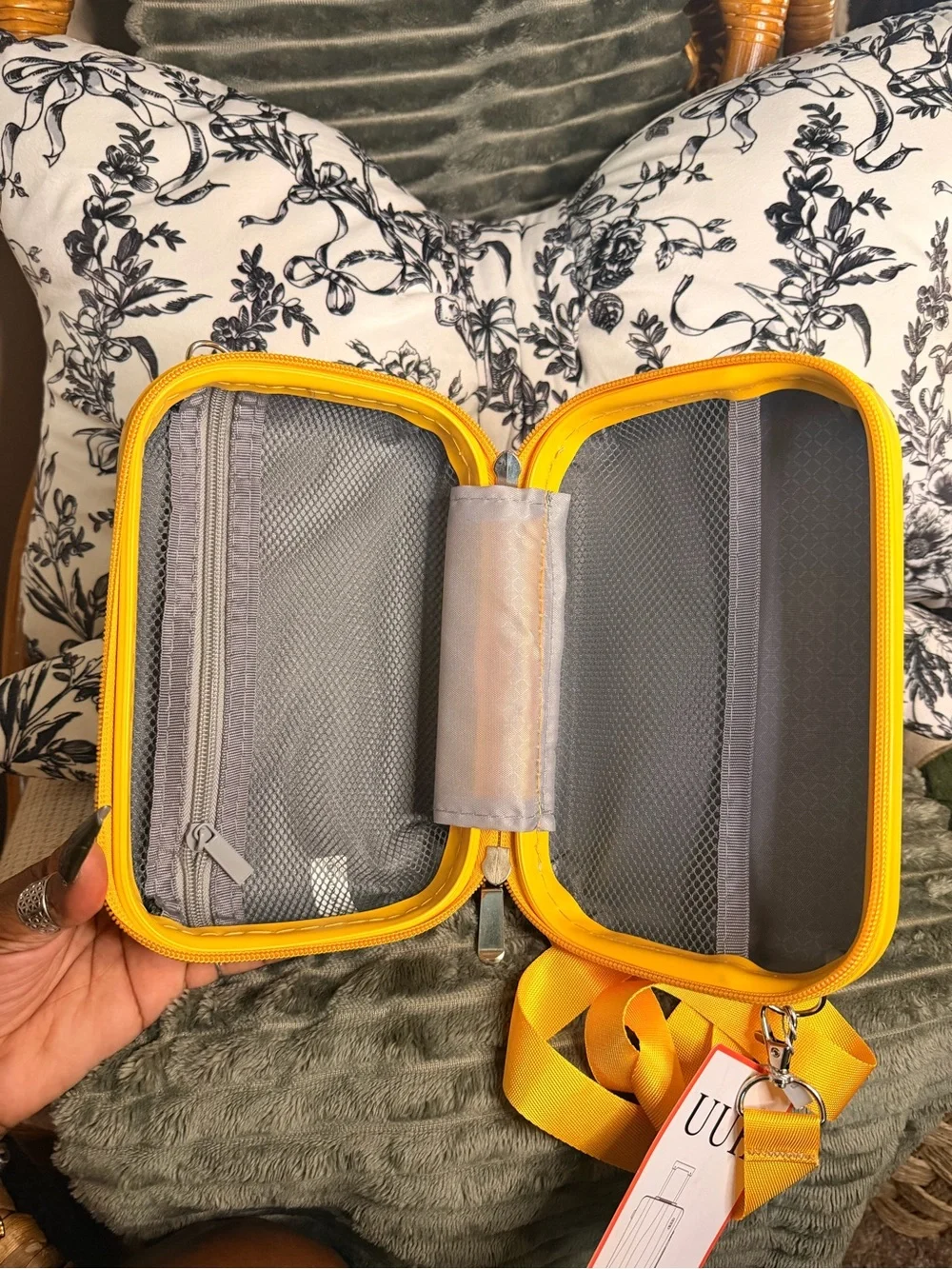 UUH Yellow Hard Shell Crossbody Box Bag Travel Purse 8”